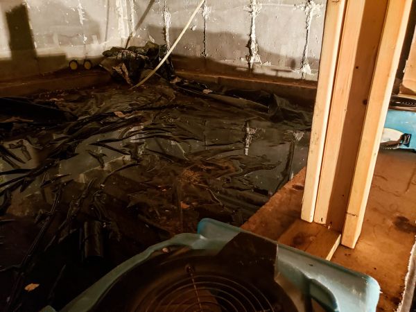 Crawlspace Water Cleanup in Valencia